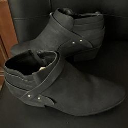 Woman's Ankle Boot