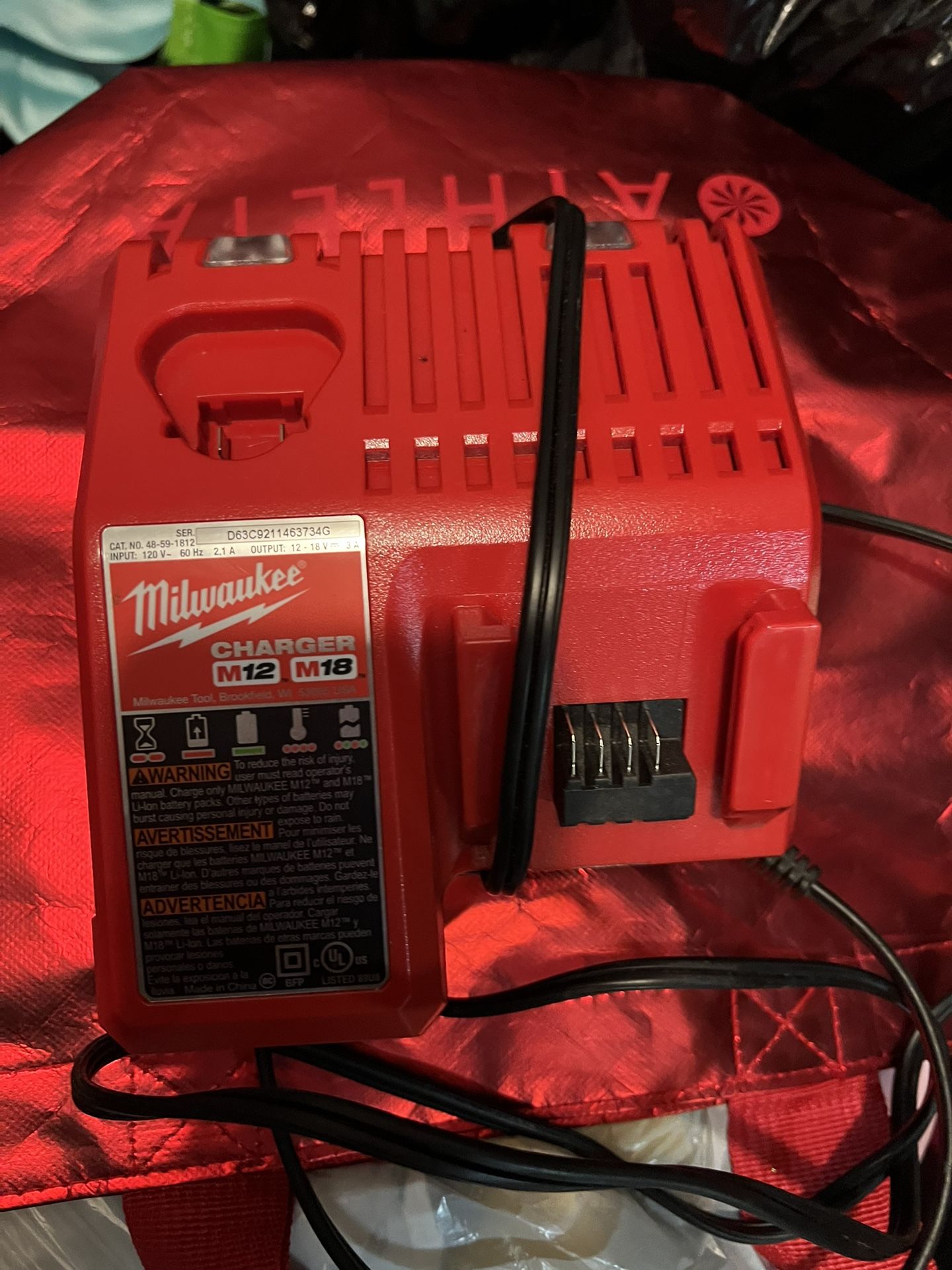 Milwaukee Charger M18 / M12