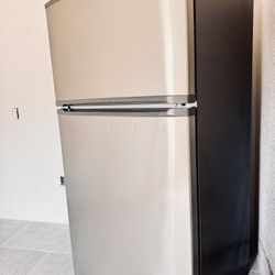 Refrigerator Crosley $150