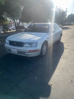 1995 Lexus LS 400