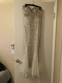 Floor length White Dress size 8/10