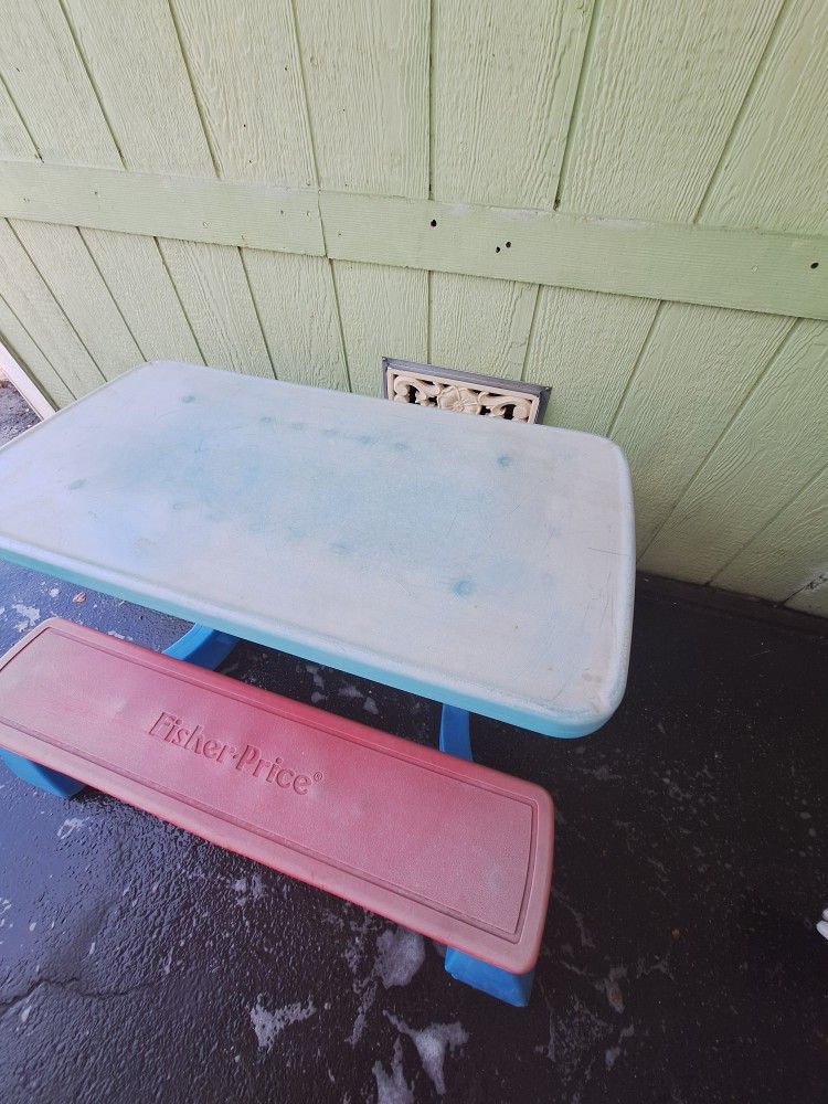 Outdoor Kids Table $10 Only