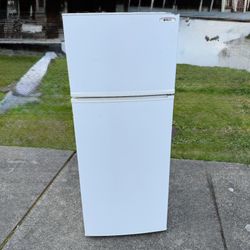 Small fridge & freezer 