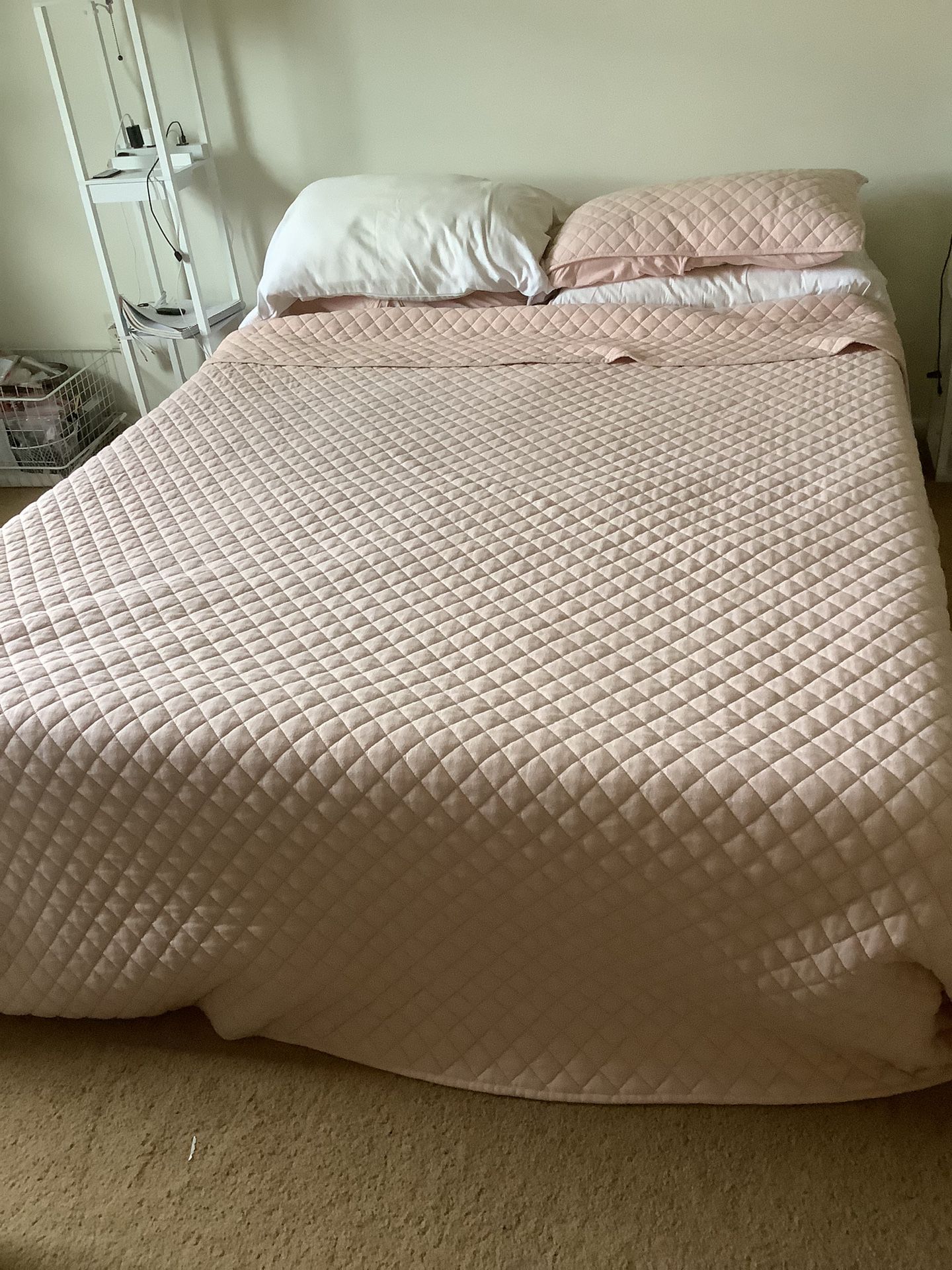Queen Mattress, Pillows, Blanket (NO BED FRAME)