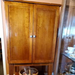  Tall  All Oak wood Kitchen or TV Shelf.  Book shelf. great college. Pantry  Solid wood furniture