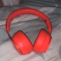 Beat Solo Pro Wireless Noise Cancelling On-Ear Headphones - Red