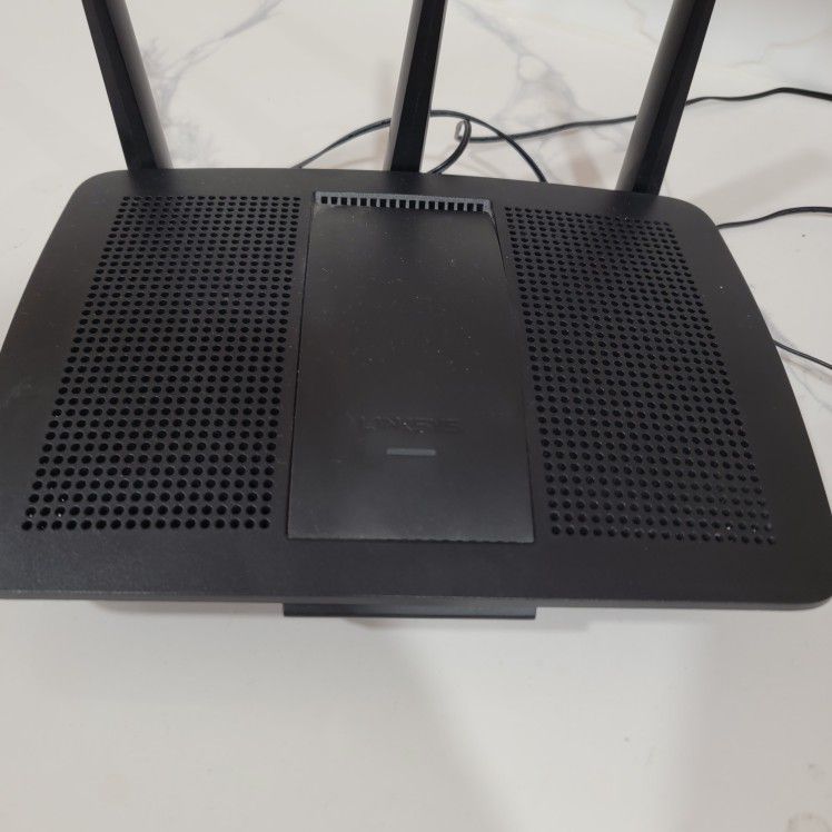 Linksys EA7200 Max-Stream AC1750 Dual-Band Wi-Fi 5 Router

