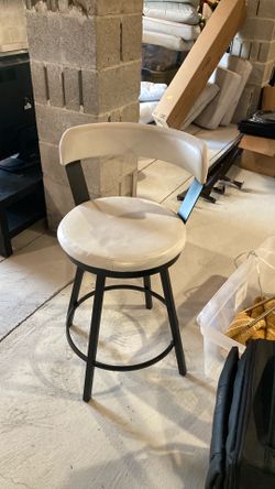 Swivel stool