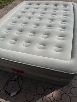 Premium Coleman Queen-size air mattress