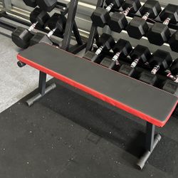 SALE‼️New flat bench. New in box 📦 $30