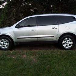 Chevy Traverse LS 2010