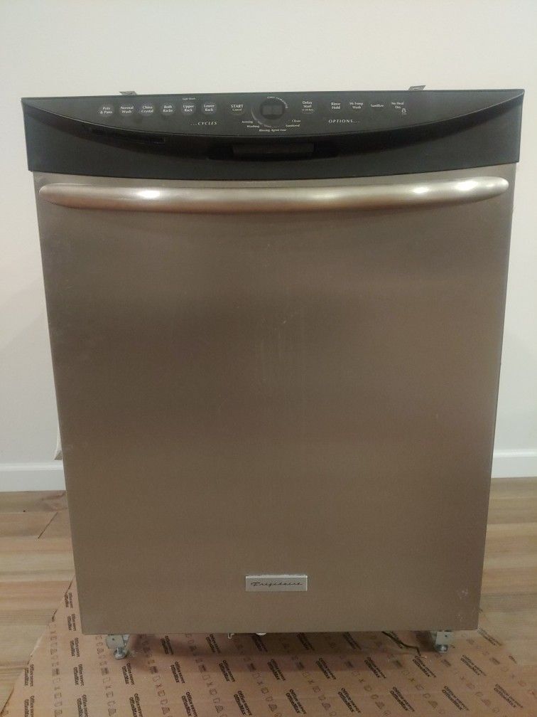 Frigidaire Dishwasher (PLD2855RFC)
