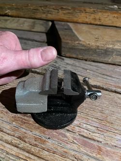 Small Cast Iron Bench Vise