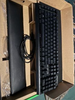 Razer blackwidow v4 pro gaming keyboard