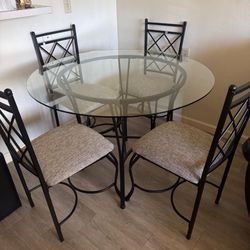 Dinning Table 