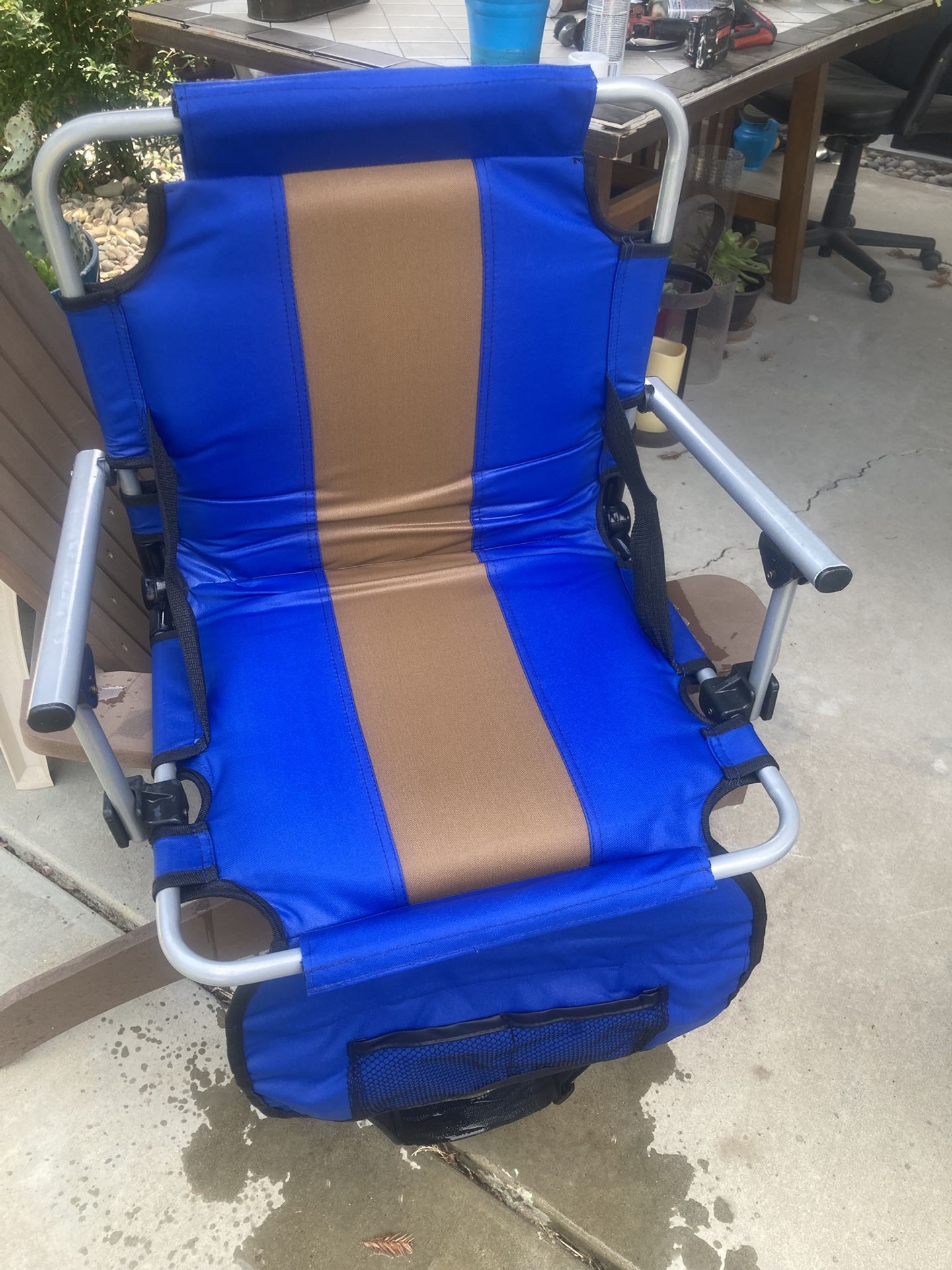Stadium seat