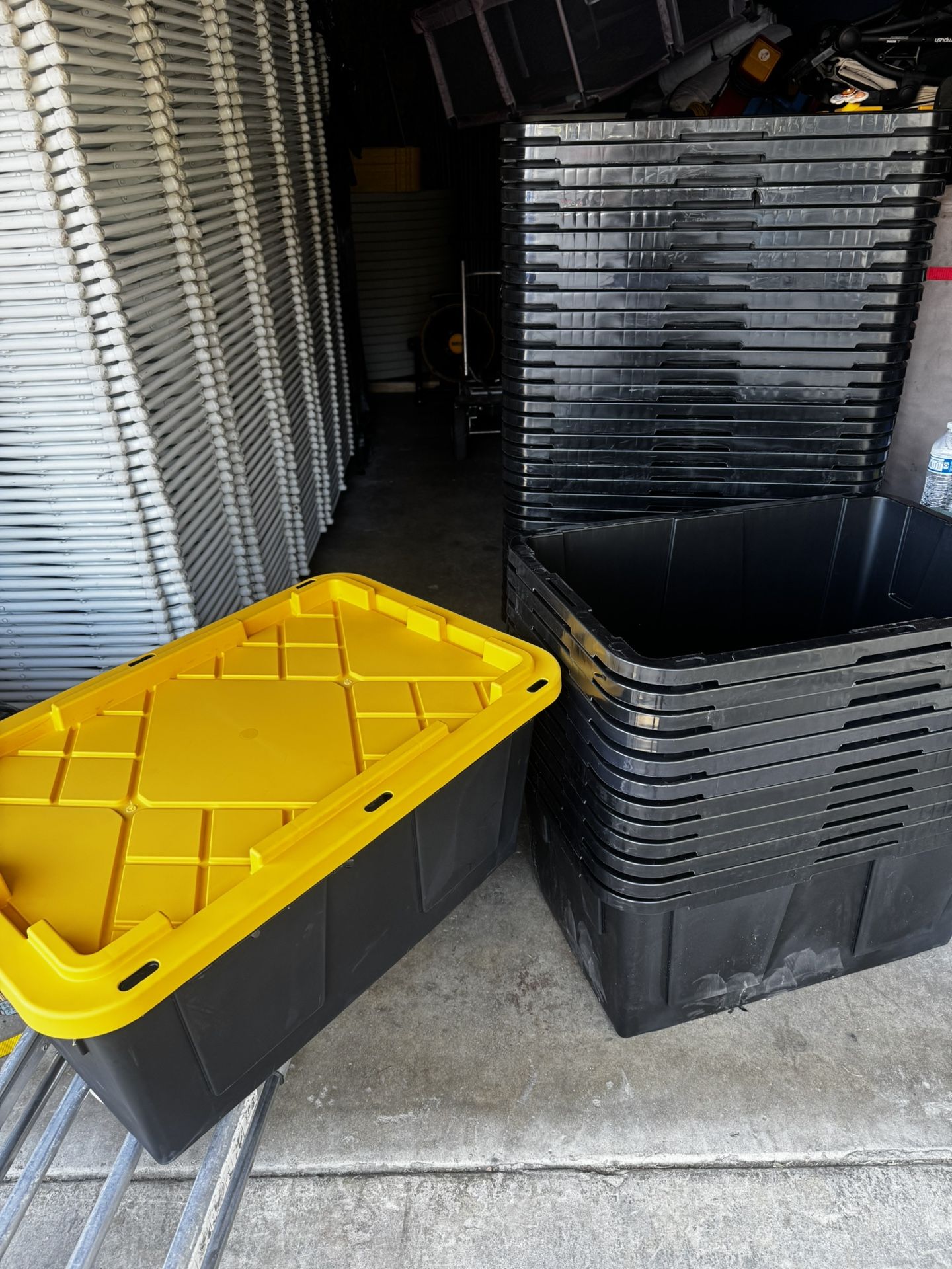 Containers 27 Gallons