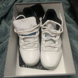air jordan 11 retro low size 9M