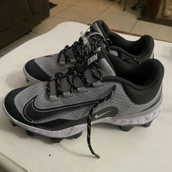 Men’s Baseball Cleats 