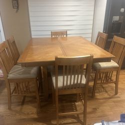 Expandable Kitchen Table with 6 Chairs 