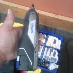 Cordless Dremel Barely Used Extra Kit