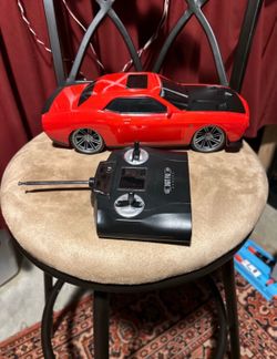 RC Dodge Challenger hellcat very nice condition tested