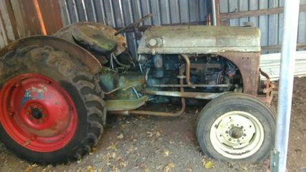 Ford tractor