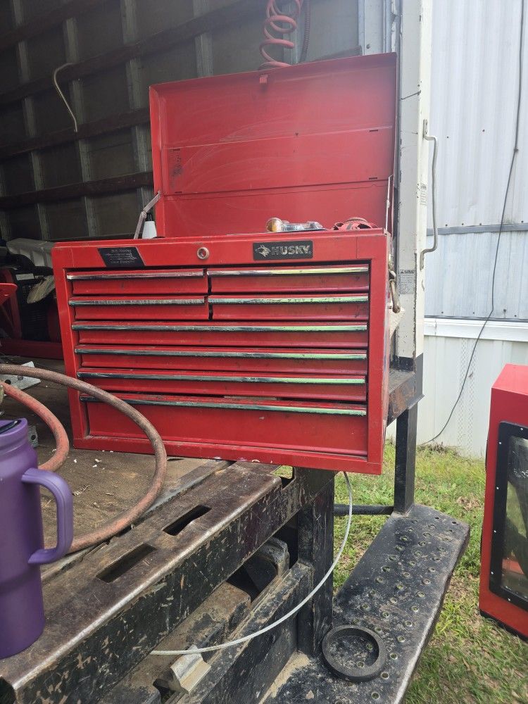 Husky Top Tool Box