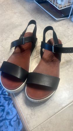 Mia sandals 71/2