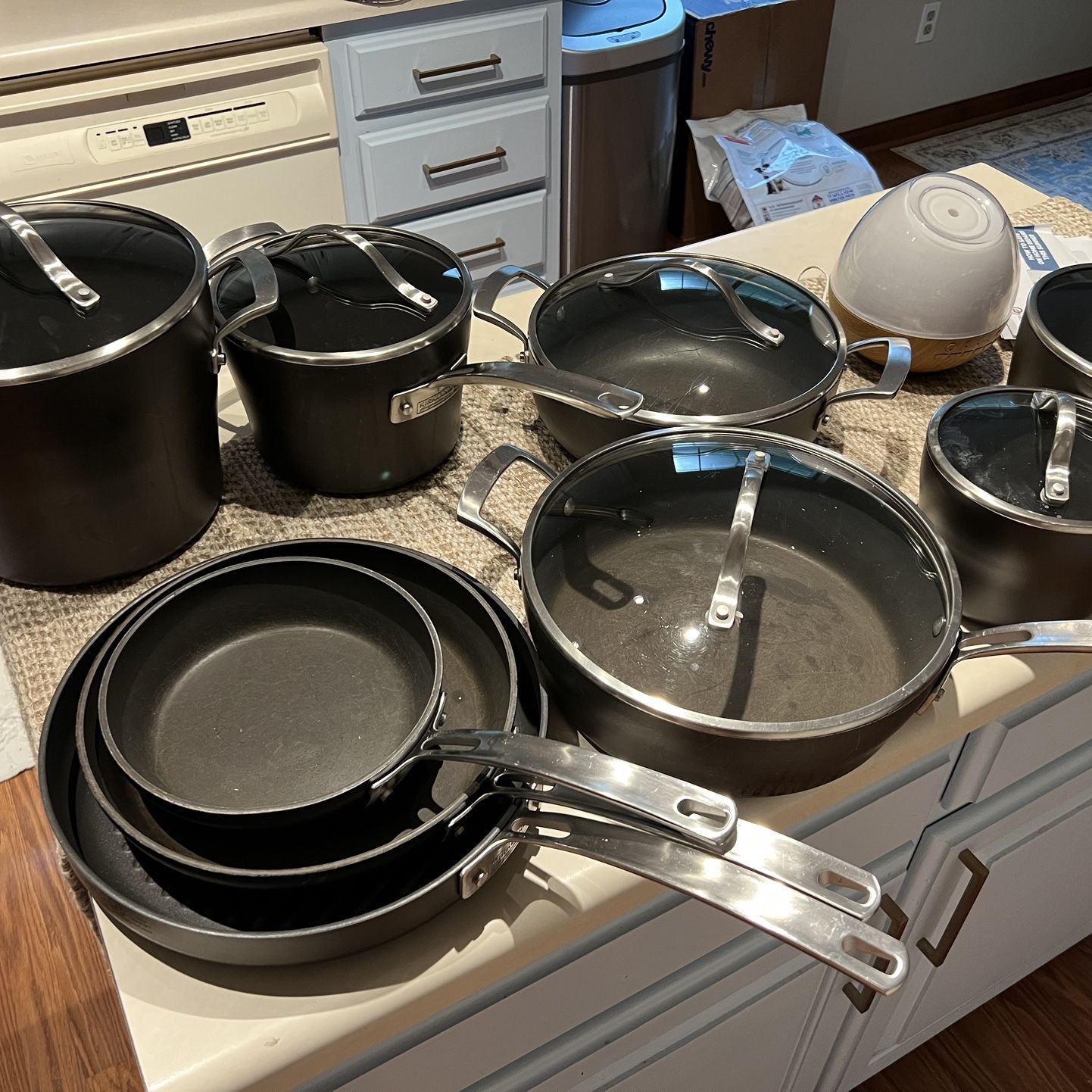 Kirkland Signature Hard Anodized 15-piece Cookware Set