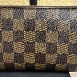 Louis Vuitton Zippy Damier Ebene Wallet