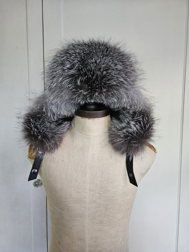 Silver Fox Fur Trapper Hat, Pleather Size 25"