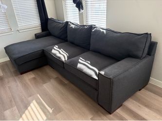 ROOM-TO-GO OVERSIZED SECTIONAL COUCH 400$ MUST PICK UP !!! 8/10 CONDITION !!