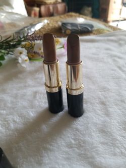 BRAND new ELIZABETH ARDEN Lipsticks (Lot Of 2)