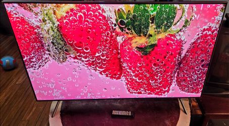 55" QLED 4K UHD HDR Smart Tizen TV model 2018