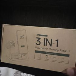 3 In 1 Charging Station For iPhone