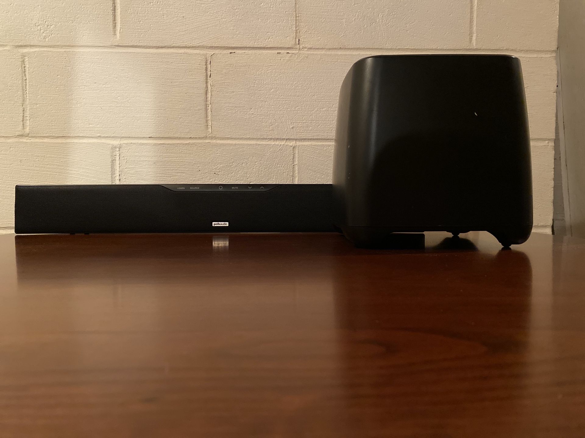 Polk Audio soundbar & wireless subwoofer 3000