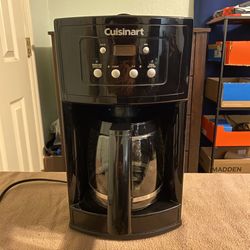 Cuisinart DCC-500 12-Cup Coffeemaker in black