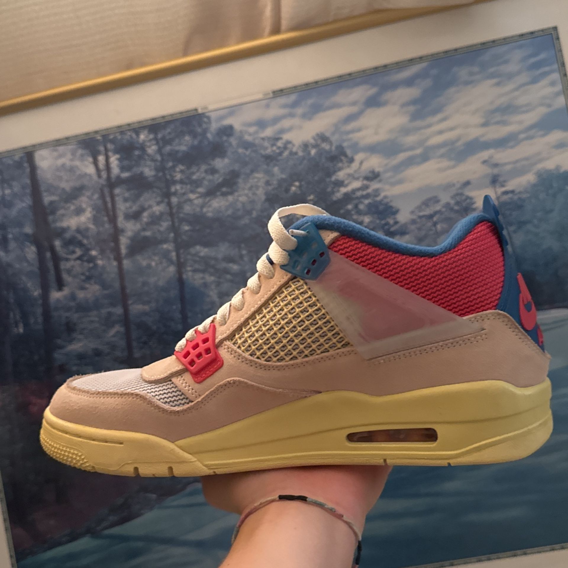 Union La Jordan Topaz Buy (Grade School) Air Jordan Low GG 'Topaz - Main Image