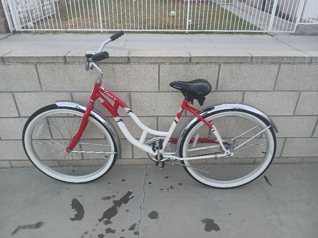 Women's 26" Classic Schwinn Legacy Beach Cruiser Bike