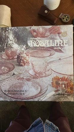 Vintage Pink Arcoroc Rosaline 16-Piece Dinnerware Set