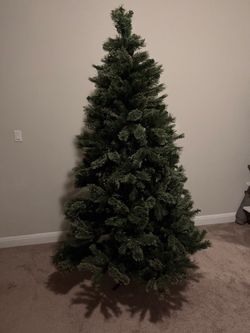 7.5ft Wondershop Unlit Christmas Tree