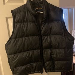 Eddie Bauer Men’s Puffer Vest