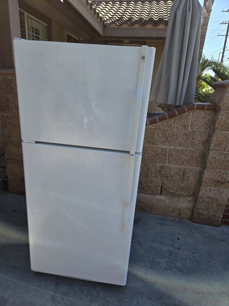 FRIDGE GE 29X29X65 18CUFT WHITE