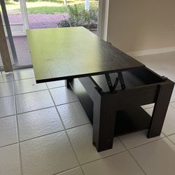 Nice Expandable Coffee table with Storage