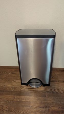 Simple Human Step Trash Can