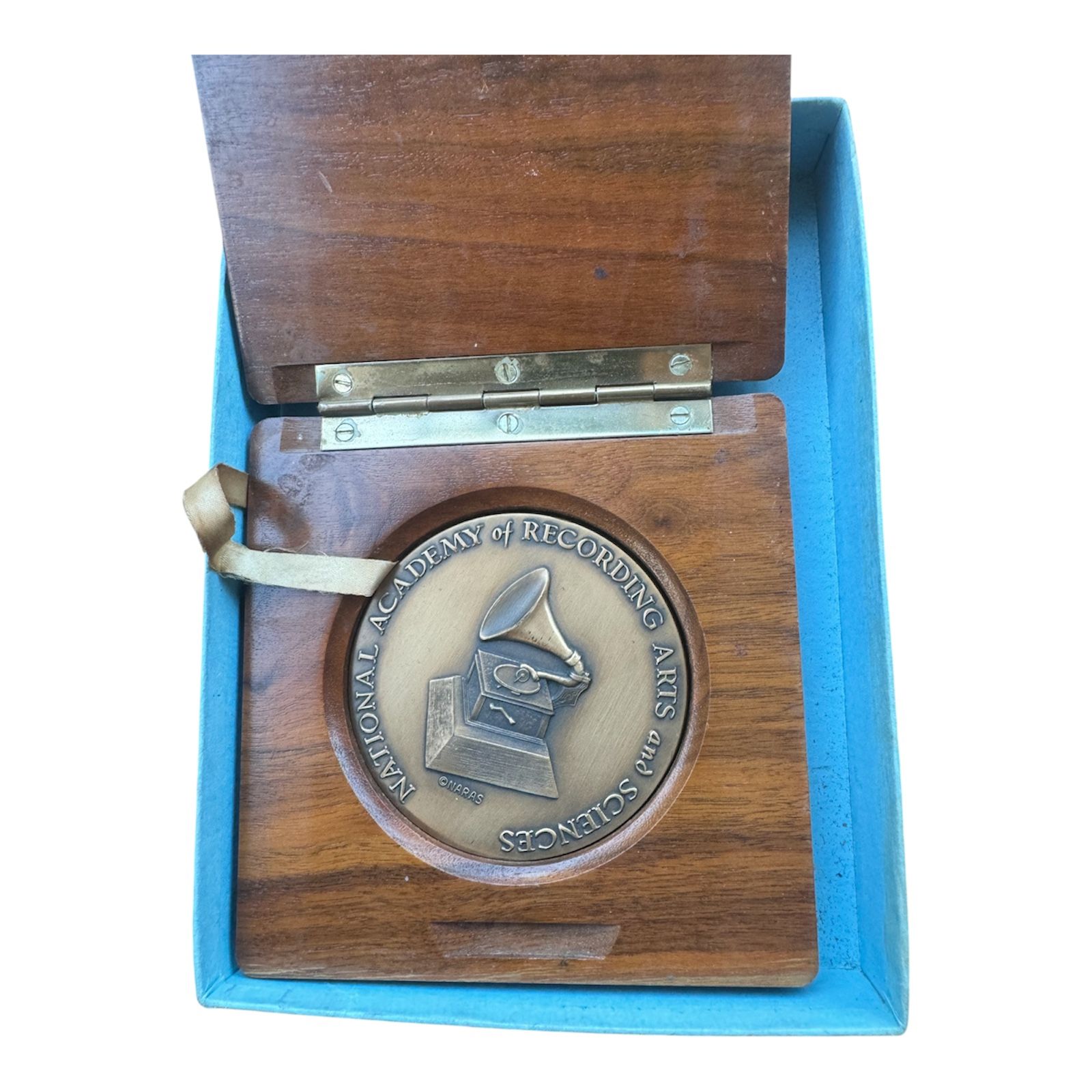 NATIONAL ACADEMY OF RECORDING ARTS & SCIENCES MEDALLION