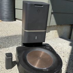 Roomba Vacuum