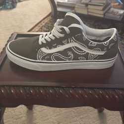 Brand New Vans Women’s 13 Men’s 11.5