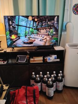 Hisense Roku Smart TV with microphone remote+ 40"